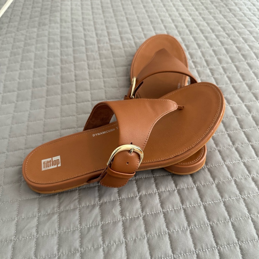 Super cute and comfy tan FitFlop sandals. Size 10 and barely worn.